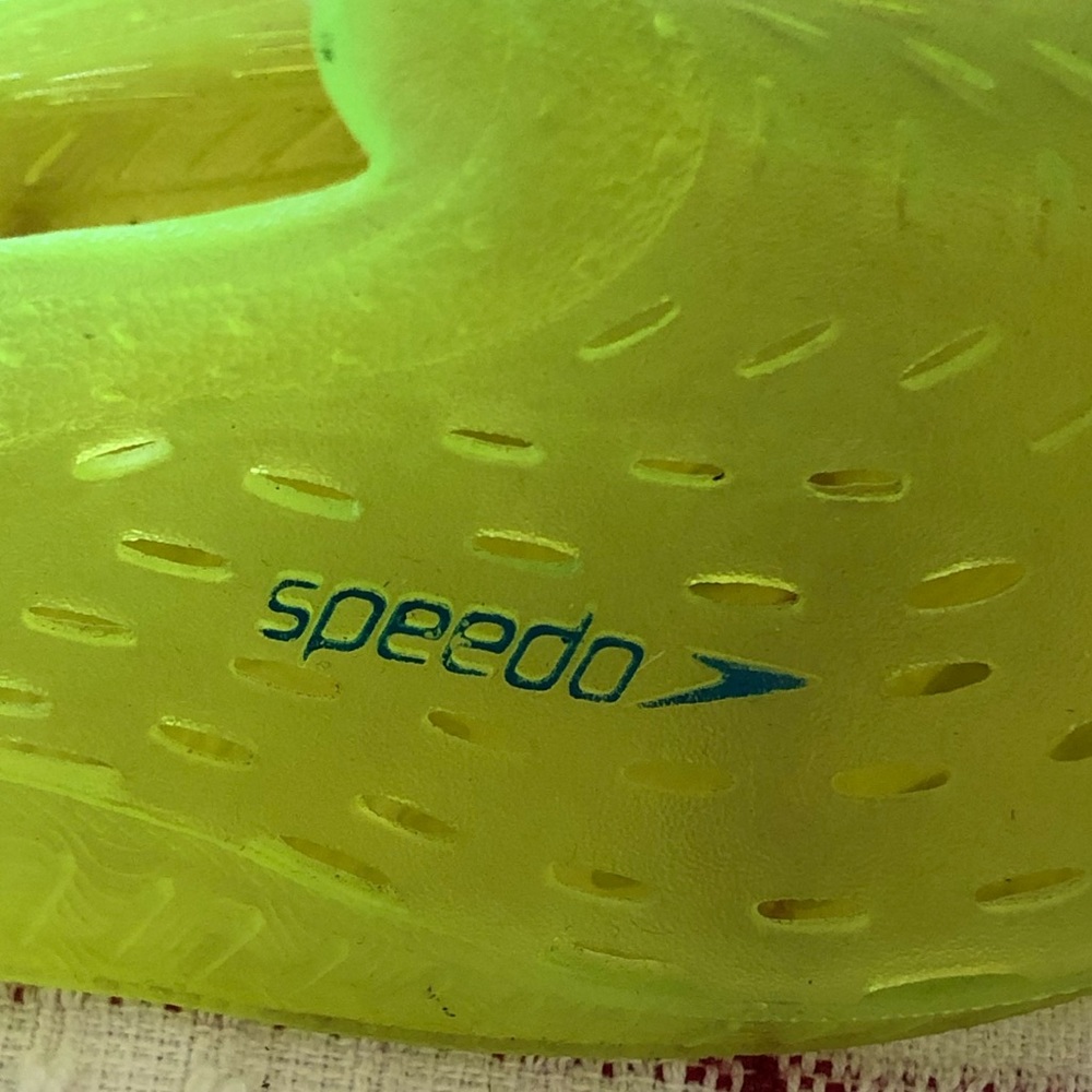 Speedo pool/water shoes- Toddler size 7/8 - Picture 3 of 5